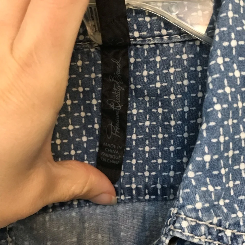Seven7 Chambray Patterned Button Down Top XS - Picture 3 of 6